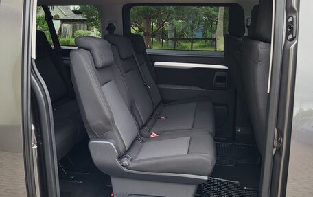 Opel Zafira Life I, 2020 год, 2 390 000 рублей, 20 фотография
