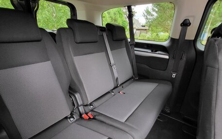 Opel Zafira Life I, 2020 год, 2 390 000 рублей, 21 фотография