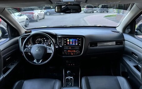 Mitsubishi Outlander III рестайлинг 3, 2019 год, 1 940 000 рублей, 27 фотография