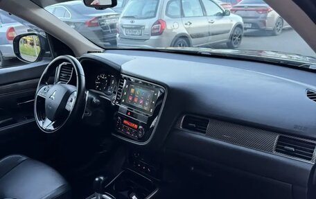 Mitsubishi Outlander III рестайлинг 3, 2019 год, 1 940 000 рублей, 31 фотография