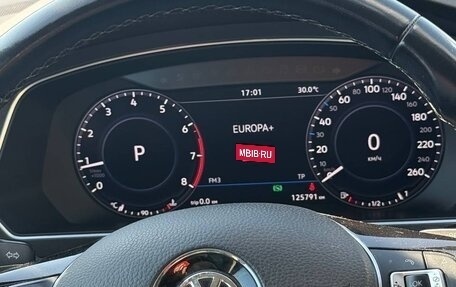 Volkswagen Tiguan II, 2017 год, 2 450 000 рублей, 2 фотография