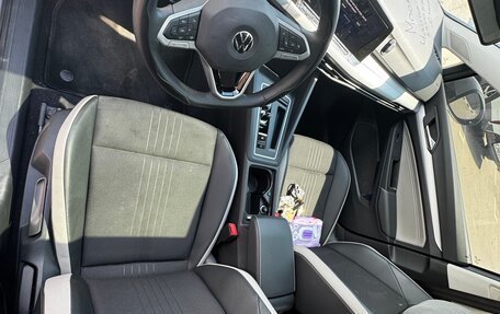 Volkswagen Golf VIII, 2022 год, 1 950 000 рублей, 6 фотография