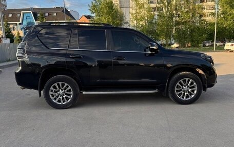 Toyota Land Cruiser Prado 150 рестайлинг 2, 2016 год, 3 863 000 рублей, 3 фотография