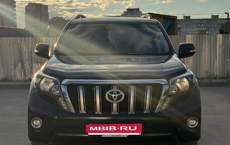 Toyota Land Cruiser Prado 150 рестайлинг 2, 2016 год, 3 863 000 рублей, 6 фотография