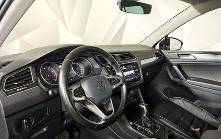 Volkswagen Tiguan II, 2021 год, 2 643 000 рублей, 19 фотография