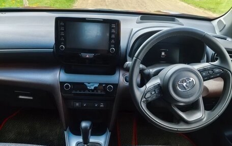 Toyota Yaris Cross, 2021 год, 2 500 000 рублей, 11 фотография