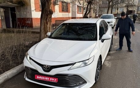 Toyota Camry, 2021 год, 1 700 000 рублей, 1 фотография