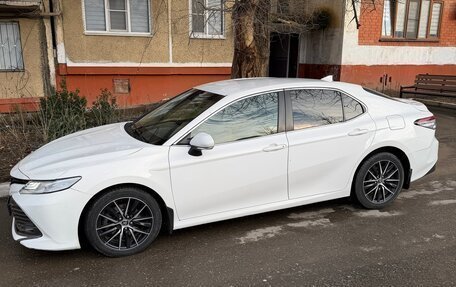 Toyota Camry, 2021 год, 1 700 000 рублей, 2 фотография