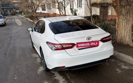 Toyota Camry, 2021 год, 1 700 000 рублей, 3 фотография