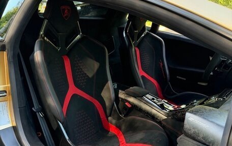 Lamborghini Huracán, 2018 год, 23 900 000 рублей, 10 фотография