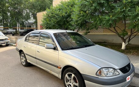 Toyota Avensis III рестайлинг, 2001 год, 565 000 рублей, 3 фотография