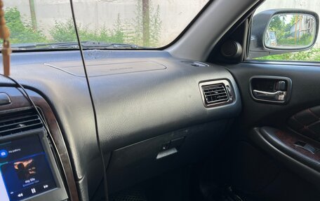 Toyota Avensis III рестайлинг, 2001 год, 565 000 рублей, 19 фотография