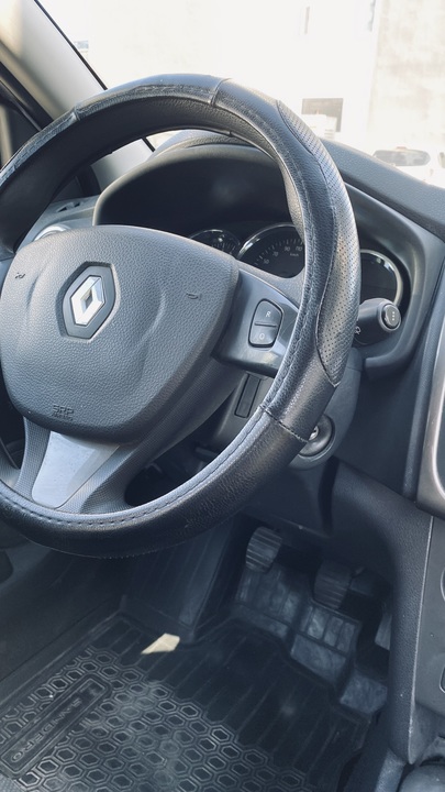 Renault Sandero II, 2017 год, 900 000 рублей, 11 фотография