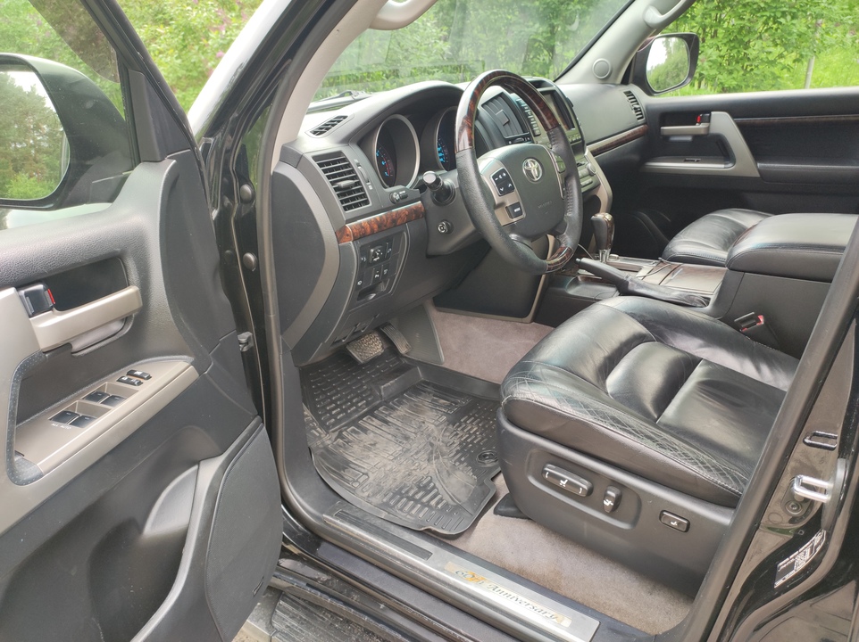 Toyota Land Cruiser 200, 2011 год, 3 800 000 рублей, 12 фотография