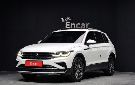 Volkswagen Tiguan II, 2024 год, 3 200 000 рублей, 1 фотография