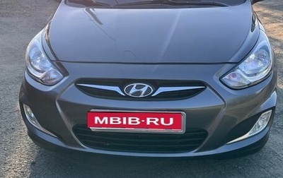 Hyundai Solaris II рестайлинг, 2013 год, 700 000 рублей, 1 фотография