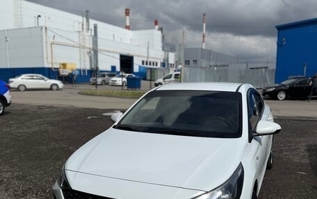 Hyundai Solaris II рестайлинг, 2020 год, 940 000 рублей, 1 фотография