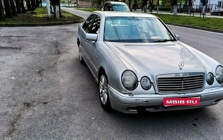 Mercedes-Benz E-Класс, 1995 год, 190 000 рублей, 1 фотография