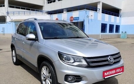 Volkswagen Tiguan I, 2012 год, 1 093 000 рублей, 2 фотография