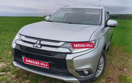 Mitsubishi Outlander III рестайлинг 3, 2017 год, 1 940 000 рублей, 1 фотография