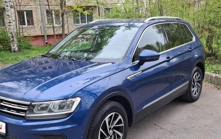 Volkswagen Tiguan II, 2018 год, 2 100 000 рублей, 1 фотография