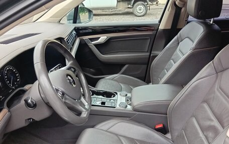 Volkswagen Touareg III, 2019 год, 5 400 000 рублей, 8 фотография