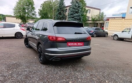Volkswagen Touareg III, 2019 год, 5 400 000 рублей, 6 фотография