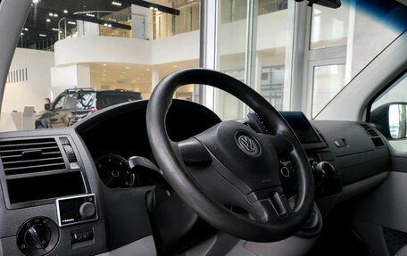 Volkswagen Caravelle T5, 2014 год, 1 552 000 рублей, 19 фотография