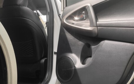 Toyota RAV4, 2011 год, 1 650 000 рублей, 15 фотография