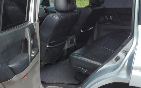 Mitsubishi Pajero III рестайлинг, 2004 год, 800 000 рублей, 7 фотография