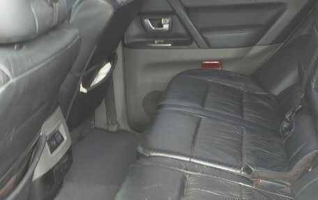 Mitsubishi Pajero III рестайлинг, 2004 год, 800 000 рублей, 8 фотография
