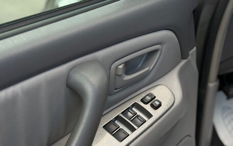 Toyota Sequoia II рестайлинг, 2004 год, 1 150 000 рублей, 10 фотография
