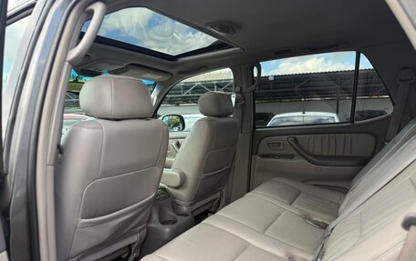 Toyota Sequoia II рестайлинг, 2004 год, 1 150 000 рублей, 19 фотография