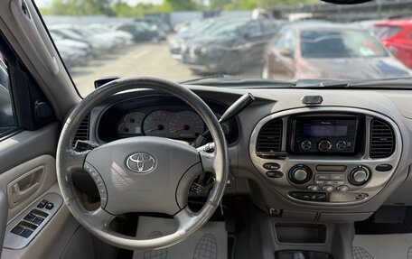 Toyota Sequoia II рестайлинг, 2004 год, 1 150 000 рублей, 25 фотография
