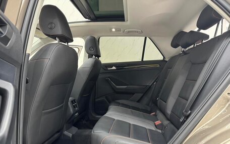Volkswagen T-Roc I, 2023 год, 1 660 000 рублей, 14 фотография