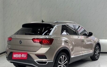 Volkswagen T-Roc I, 2023 год, 1 660 000 рублей, 4 фотография