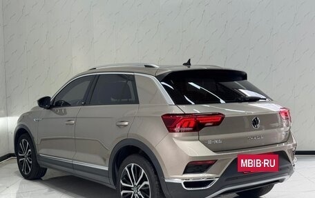 Volkswagen T-Roc I, 2023 год, 1 660 000 рублей, 6 фотография