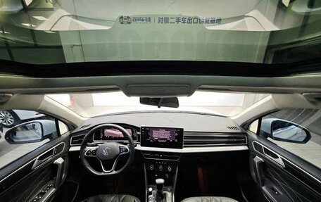 Volkswagen Tiguan II, 2022 год, 2 060 000 рублей, 11 фотография