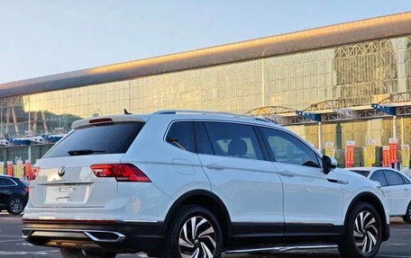 Volkswagen Tiguan II, 2022 год, 2 060 000 рублей, 7 фотография