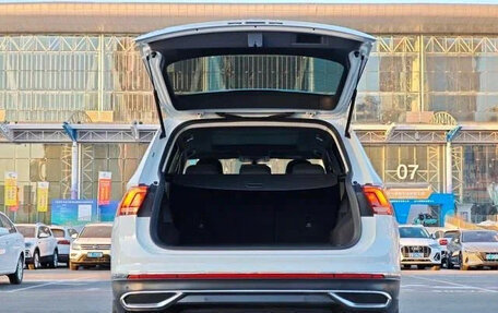 Volkswagen Tiguan II, 2022 год, 2 060 000 рублей, 16 фотография