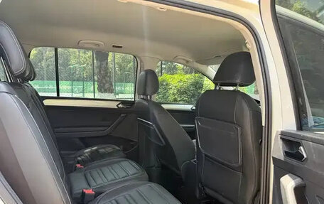 Volkswagen Touran III, 2022 год, 1 280 010 рублей, 13 фотография
