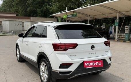 Volkswagen T-Roc I, 2022 год, 1 629 000 рублей, 2 фотография