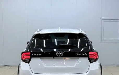 Toyota Yaris XP150 рестайлинг, 2022 год, 1 050 099 рублей, 5 фотография