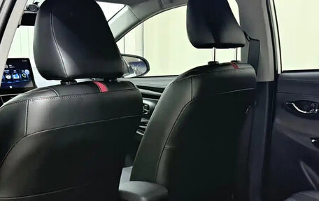 Toyota Yaris XP150 рестайлинг, 2022 год, 1 050 099 рублей, 8 фотография