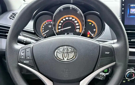Toyota Yaris XP150 рестайлинг, 2022 год, 1 050 099 рублей, 13 фотография