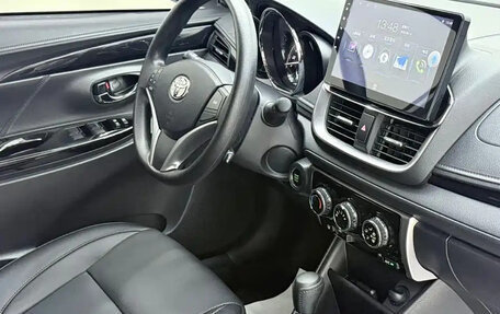 Toyota Yaris XP150 рестайлинг, 2022 год, 1 050 099 рублей, 9 фотография