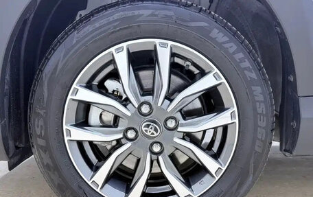 Toyota Yaris XP150 рестайлинг, 2022 год, 1 050 099 рублей, 22 фотография