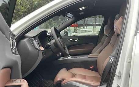 Volvo XC60 II, 2024 год, 4 300 000 рублей, 10 фотография