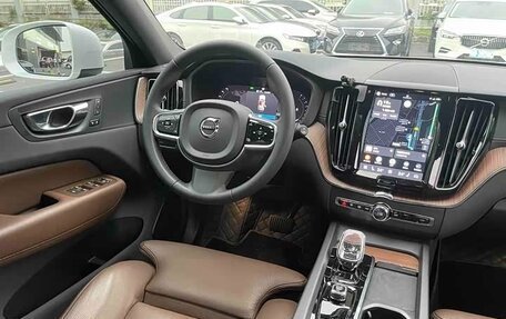 Volvo XC60 II, 2024 год, 4 300 000 рублей, 13 фотография