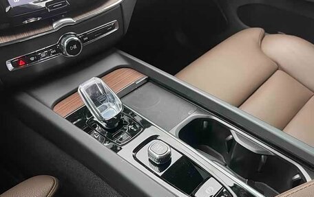Volvo XC60 II, 2024 год, 4 300 000 рублей, 11 фотография